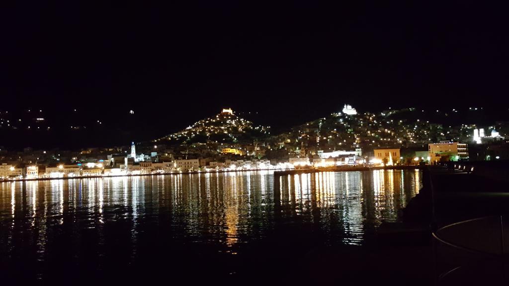Apollonos Seafront Apartment Ermupoli Zewnętrze zdjęcie